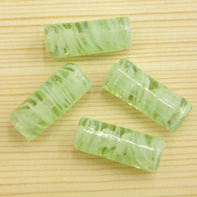 雲彩圓柱琉璃珠(綠)